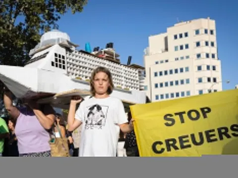 'Ác mộng' du lịch của người dân 'đảo thiên đường' Tây Ban Nha