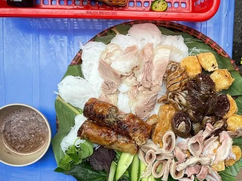 4 quán đường phố Việt hút khách ở nước ngoài