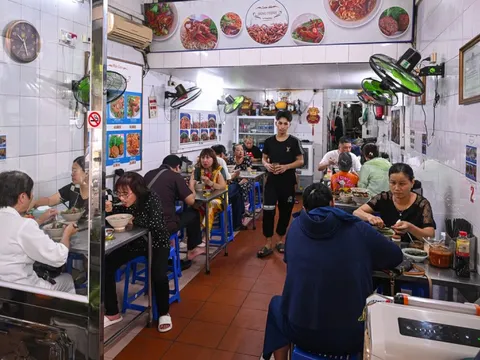 Quán lươn 40 năm trong phố cổ Hà Nội