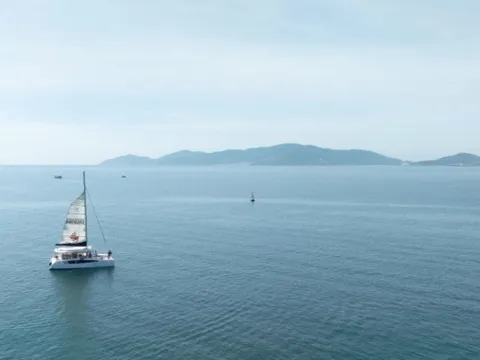 Du lịch khám phá biển Nha Trang trên du thuyền