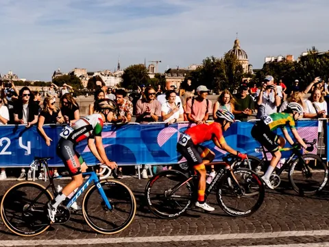 Trải nghiệm đến Paris xem Olympic của khách Việt