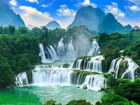 Tạm dừng đưa đón khách tham quan thác Bản Giốc