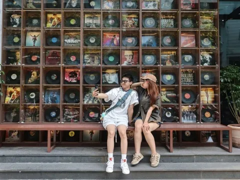 Quán cà phê đĩa than hút giới trẻ TP HCM