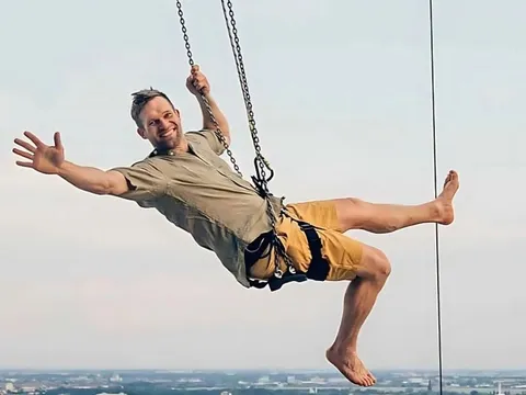 Cảnh thót tim tại xích đu cao nhất châu Âu