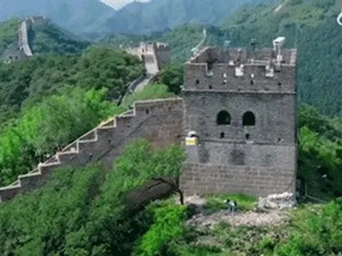 Độc lạ dịch vụ giao đồ ăn cho du khách tới tận Vạn Lý Trường Thành