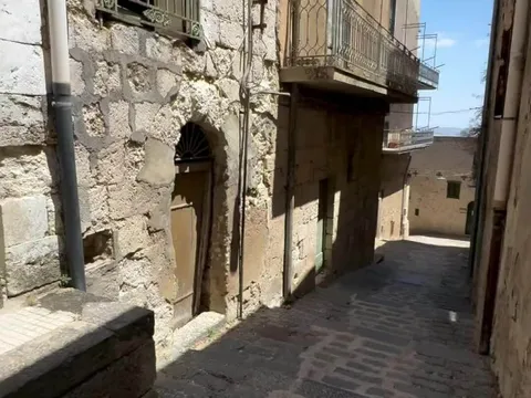 Hành trình mua nhà một euro ở Italy của du khách Anh