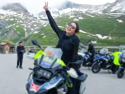 Tôi chi hơn 160 triệu đồng lái môtô xuyên 'nóc nhà châu Âu'