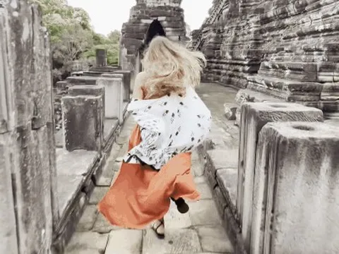 Khách chạy quanh đền Angkor Wat như Temple Run