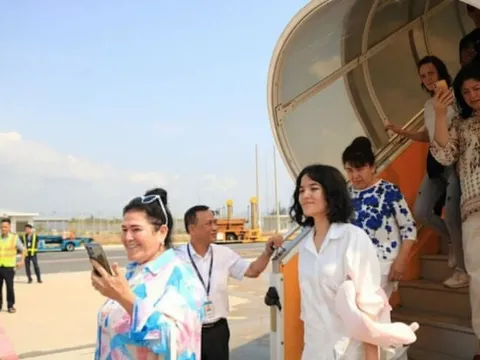Khánh Hòa hút khách ngoại, Phú Yên kín phòng ven biển dịp lễ
