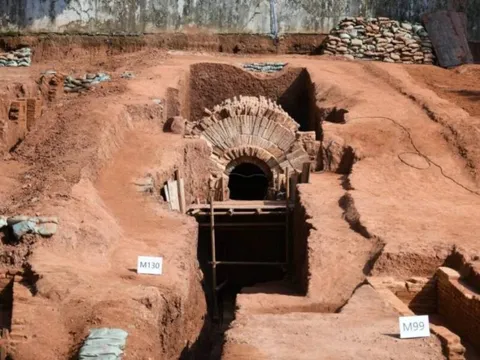 Gần 150 ngôi mộ được phát hiện dưới một sở thú ở Trung Quốc