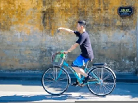 Hướng dẫn viên hóa thợ ảnh khi khách thích 'sống ảo'