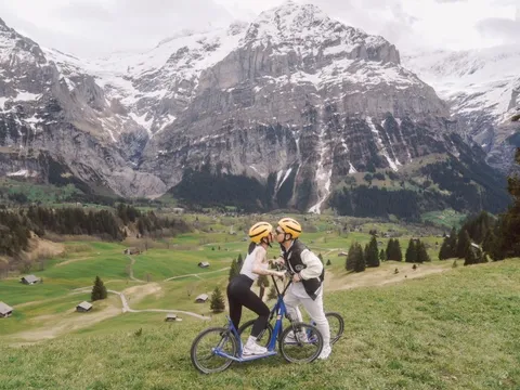 Khách Việt thuê 7 nhiếp ảnh gia cho chuyến du lịch qua 5 nước