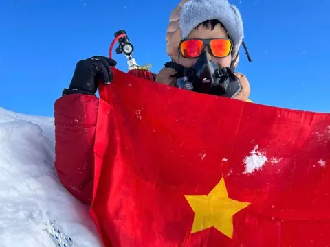 Tôi chinh phục đỉnh Manaslu cao 8.163 m