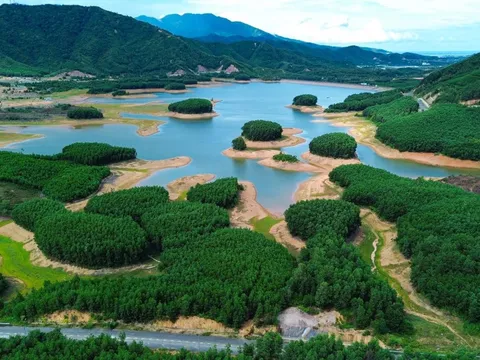 Điểm 'chữa lành' được ví như vịnh Hạ Long thu nhỏ ở Đà Nẵng