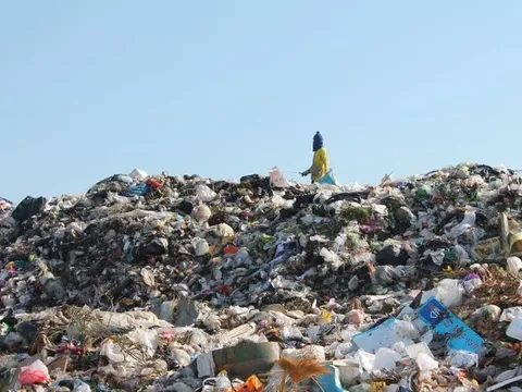 'Thiên đường du lịch' ở Thái Lan thành núi rác