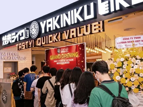 Quầy nướng cá nhân hút khách tại Yakiniku Like