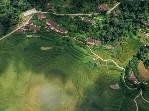 Xóm lưng chừng núi đẹp như tranh ở Cao Bằng