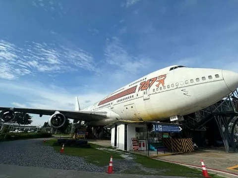Quán cà phê bên trong máy bay Boeing 747 ở Bangkok