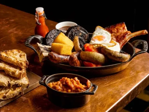 Bữa sáng truyền thống kiểu Anh - 'bản giao hưởng dạ dày'