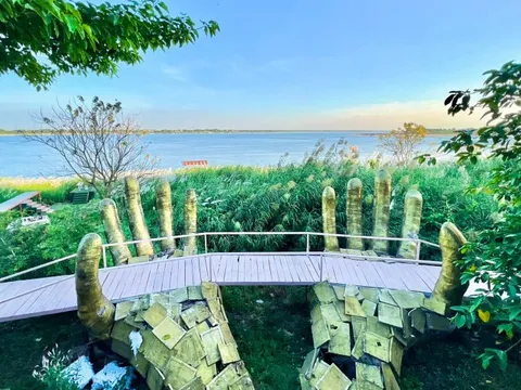 Cận cảnh Cầu Vàng bản 'nhái' ở Campuchia