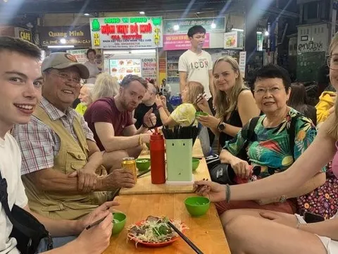 5 tour ẩm thực Việt ba miền hút khách Tây