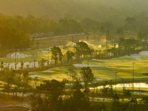 Eschuri Vung Bau Golf - điểm đến của du khách mê chơi golf