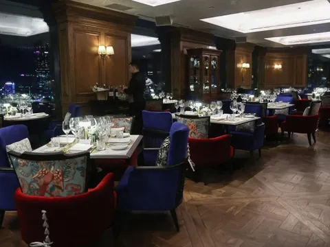 Bữa tối 4 triệu đồng trong nhà hàng kiểu Anh ở TP HCM