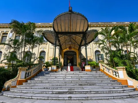 Hàng nghìn khách tham quan Bắc Bộ Phủ lần đầu mở cửa