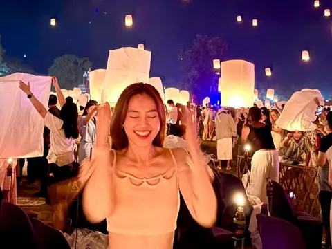 Tuần qua Lan Ngọc thả đèn ở Thái Lan, Khả Ngân dạo phố Singapore