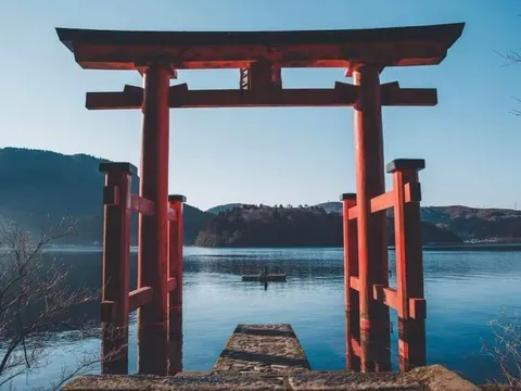 Màn thô lỗ tại đền thiêng Nhật Bản vì 'tưởng người Trung Quốc'