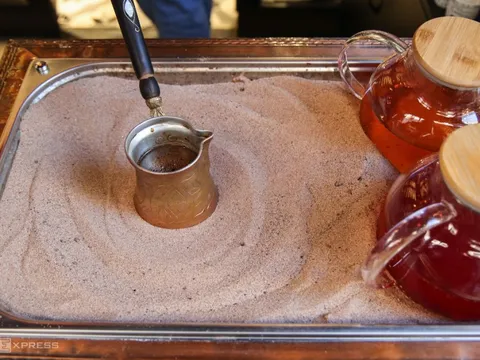 Cà phê vùi cát nóng ở Thổ Nhĩ Kỳ