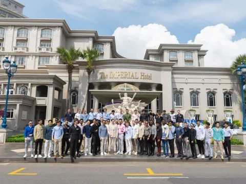 Thí sinh Mr World mê vẻ đẹp nhà hàng La Sirena