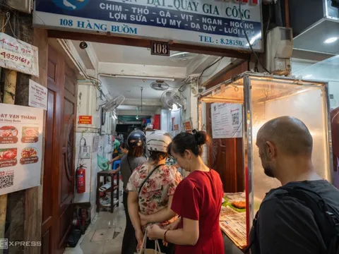 Hàng thịt quay hơn 70 năm ở phố cổ Hà Nội