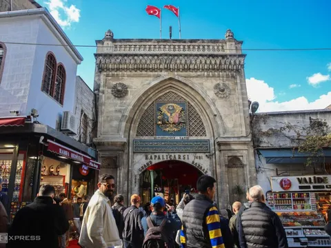 Chợ hơn 500 tuổi chỉ đàn ông bán hàng