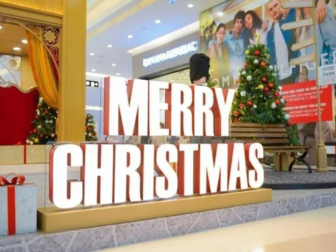 Hòa nhịp Giáng sinh đậm chất hoàng gia tại Crescent Mall