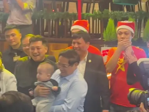 Buổi tối đáng nhớ tại quán đón Thủ tướng và CEO Nvidia