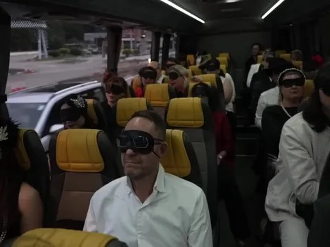 Bữa tối bí ẩn trong biệt thự ở Hong Kong