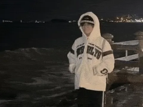 Liều mình bắt trend 'chàng trai thư giãn' trước sóng dữ ở Nha Trang