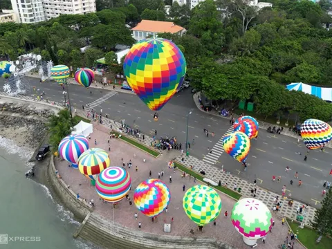 Bay khinh khí cầu ngắm biển Vũng Tàu miễn phí