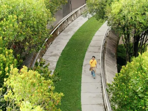 Khám phá Singapore qua MV 'Cuối tuần (1825)' của Hoàng Dũng