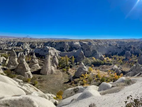 Bảo tàng với những nhà thờ nghìn tuổi trong lòng núi đá