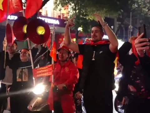 Khách quốc tế 'đi bão' ở Việt Nam