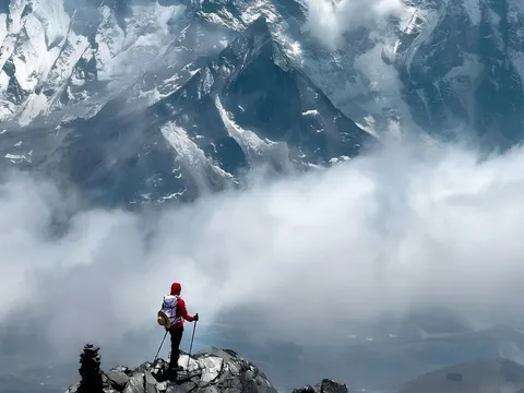 Khu du lịch Everest tạm đóng cửa sau động đất Tây Tạng