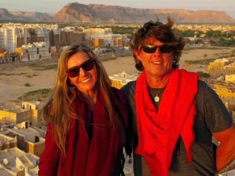 Vợ chồng 60 tuổi bán nhà đi du lịch khắp thế giới