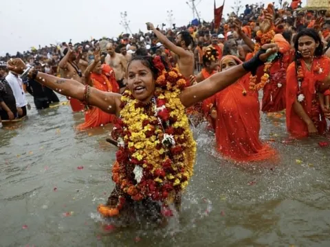 Khách đến lễ hội lớn nhất hành tinh năm nay 'đông khủng khiếp'