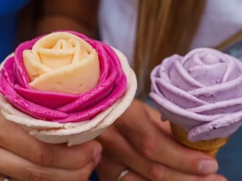 Kem hoa hồng - món ngọt ngào dịp lễ tình nhân