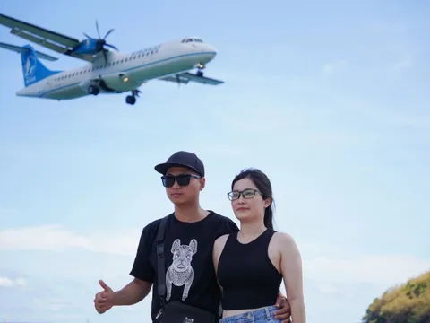 Côn Đảo bộn khách