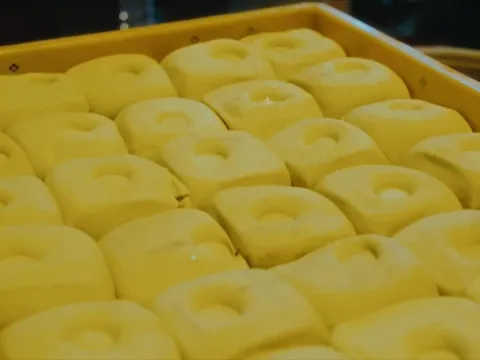 Món tàu hũ vàng một năm bán một lần trong chùa cổ ở TP HCM