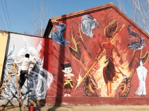 20.000 người chen nhau check-in bức tường Natra 8 m tại Trung Quốc