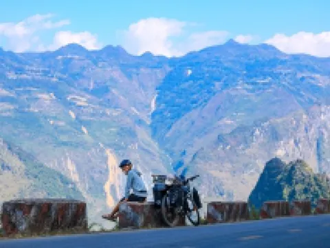 Khách ngoại đổ xô đến Hà Giang